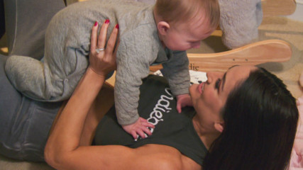 Brie Bella lays down the rules of babysitting Birdie: Total Bellas Preview Clip, June 17, 2018