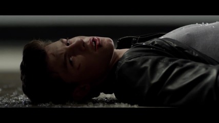 Shawn Mendes - Stitches ( Официално Видео )