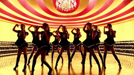 Girls' Generation ( Snsd ) - Paparazzi ( Gold Dance Version ) Music Video