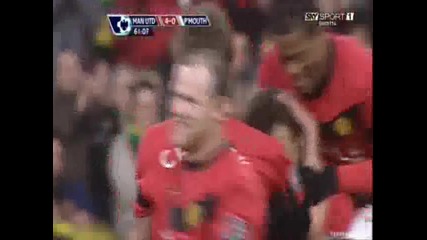 berbatov вкарва гол срещу Порсмунт