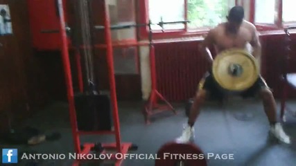 Antonio Nikolov back workout