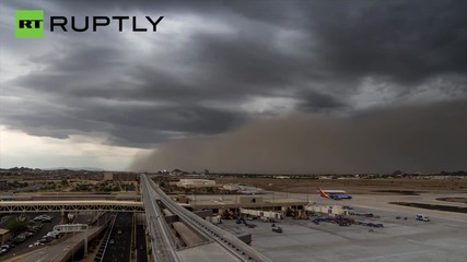 Time-lapse shows huge dust storm enveloping Phoenix airport