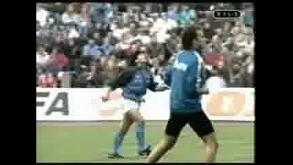 Maradona Загрява Преди Мач