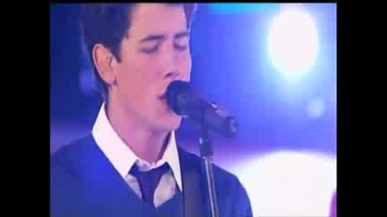 Jonas Brothers Mmva 09 Live Paranoid!