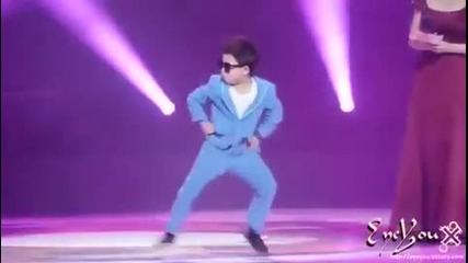 Малкият Psy - Gangnam Style