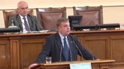 Каракачанов: Темата с наборната военна служба не е затворена