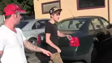 Justin Bieber shows his new tattoo of Jesus!