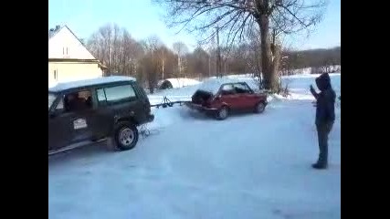 Откъсна му задния мост да го дърпа