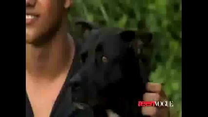 Sexy Taylor Lautner (mm..)