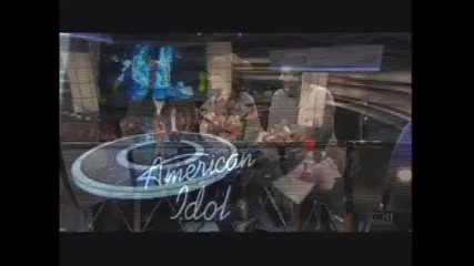 Paula Abdul farts on Simon 