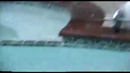 Ледена бомба в басейн