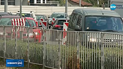Разчистват паркираните автомобили до стадион "Васил Левски"