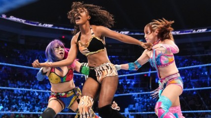 Kairi Sane & Asuka vs. local competitors: SmackDown LIVE, April 30, 2019