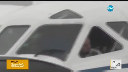 "Боинг 737" с 90 души на борда кацна аварийно с един двигател в Москва