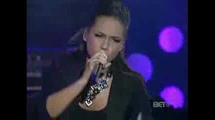 Alicia Keys - Try Sleeping With A Broken Heart (live on Bet 106 & Park) 