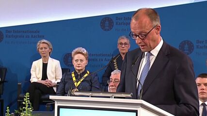 За принос към европейското единство: Фон дер Лайен получи наградата „Карл Велики”