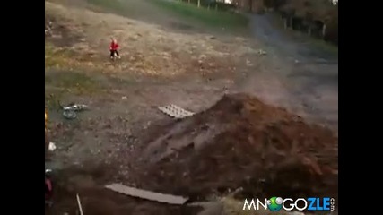 Дете се разбива с колело