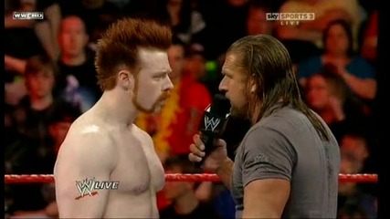 Raw 08.03.10 - Triple H and Sheamus си бъбрят и се сбиват