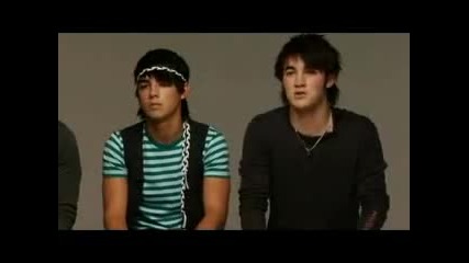 Jonas Brothers - Talk About The Song Games 