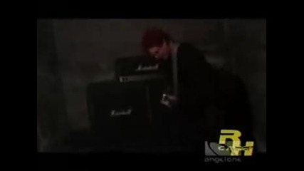 Thousand Foot Krutch- Puppet