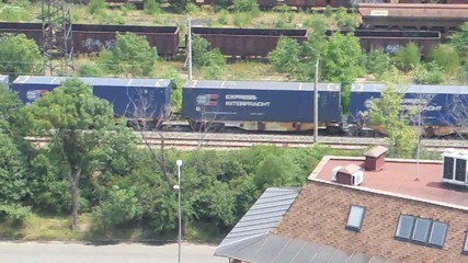 Товарен влак с двойна тяга