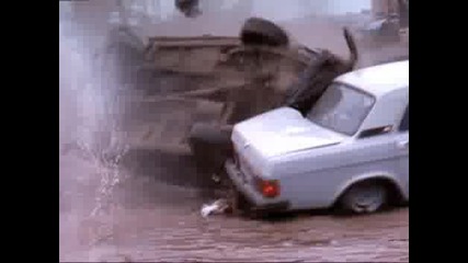 Това е да си потрошиш колата ! 