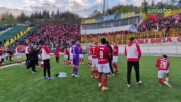 Играчи и привърженици на ЦСКА празнуват заедно успеха над Пирин
