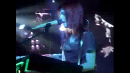 Paramore - Faces In Disguise