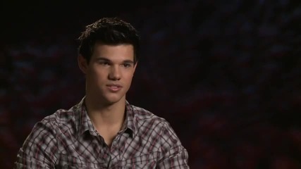 The Twilight Saga Breaking Dawn Part 1 - Official Taylor Lautner (jacob) Interview
