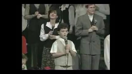 Kevin Jonas Sings I am Amazed .. when he was a little boy