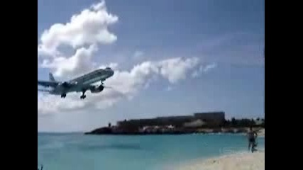 Crazy Plane Landing