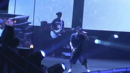Eminem B.o.b - Airplanes (live @ Yankee Stadium 9 13 2010) Hd 