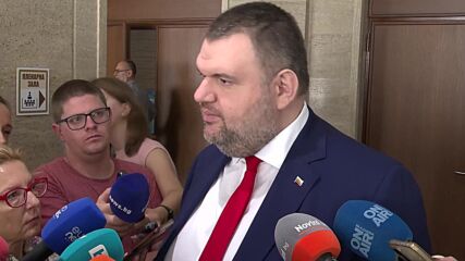Пеевски: Радев се пече в чужбина и затова бави съставянето на служебния кабинет