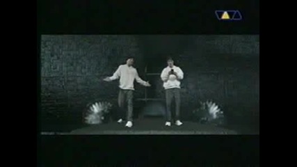 Flying Steps - Breakin Down 