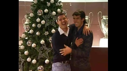 Кристиано Роналдо и Кака ви пожелават весели празници *hd* 