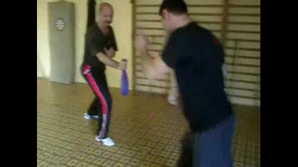Шон Донг упражнения с тренировъчни уреди