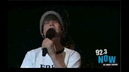 Justin Bieber - Stuck In The Moment (live)
