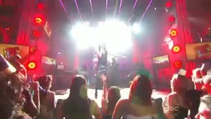 Selena Gomez Who Says Kisses Justin Bieber Born To Be Somebo 