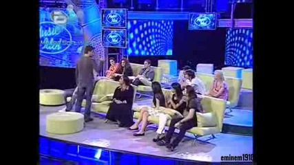 Иван показва на Денислав какво е Вибрато