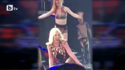 Бритни Спиърс падна на сцената