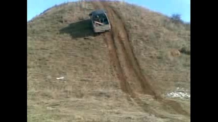 Mitsubishi Iska Da E Grand Cheroke Off Road.mp4