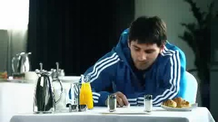Ето Как Лео Меси Се Справя Със Скуката