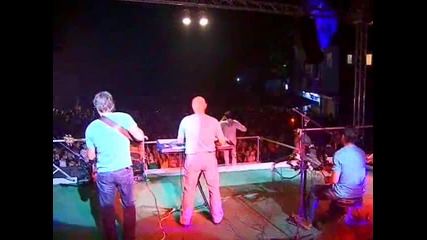 Sinan Sakic - Gradom se sapuce (uzivo) 