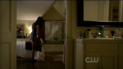 The Vampire Diaries - Елена обича Деймън
