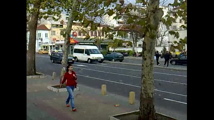 Bnb kamion s konvoi mercedesi policiq nosi pari