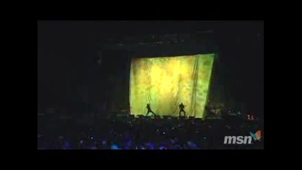 Rihanna - Pon De Replay Live In Montreal