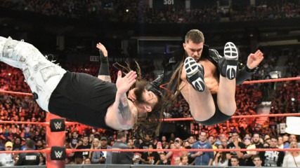 Finn Bálor tries to beat Bray Wyatt at his own game: Raw, Aug. 7, 2017