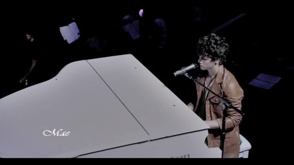 Nick Jonas - A little bit longer (live 3d Concert Experience)