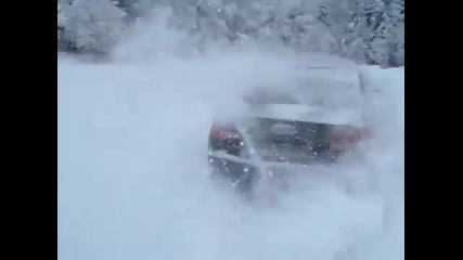 Audi S8 дрифт в снега