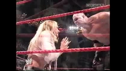 Kane chokeslam Trish